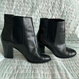 Saks Fifth Avenue Black Label leather Sloane Ankle Bootie 7
